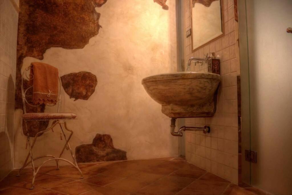 Appartamento Santa Maria ad Valetudinarium Abbadia San Salvator Esterno foto